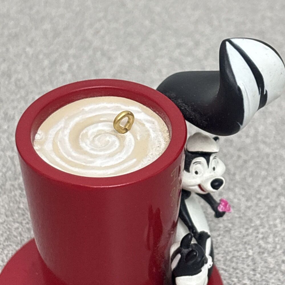 Vintage Hallmark Keepsake Ornament Love You A Latte Pepe Le Pew Looney Tune 2006 - Picture 9 of 10